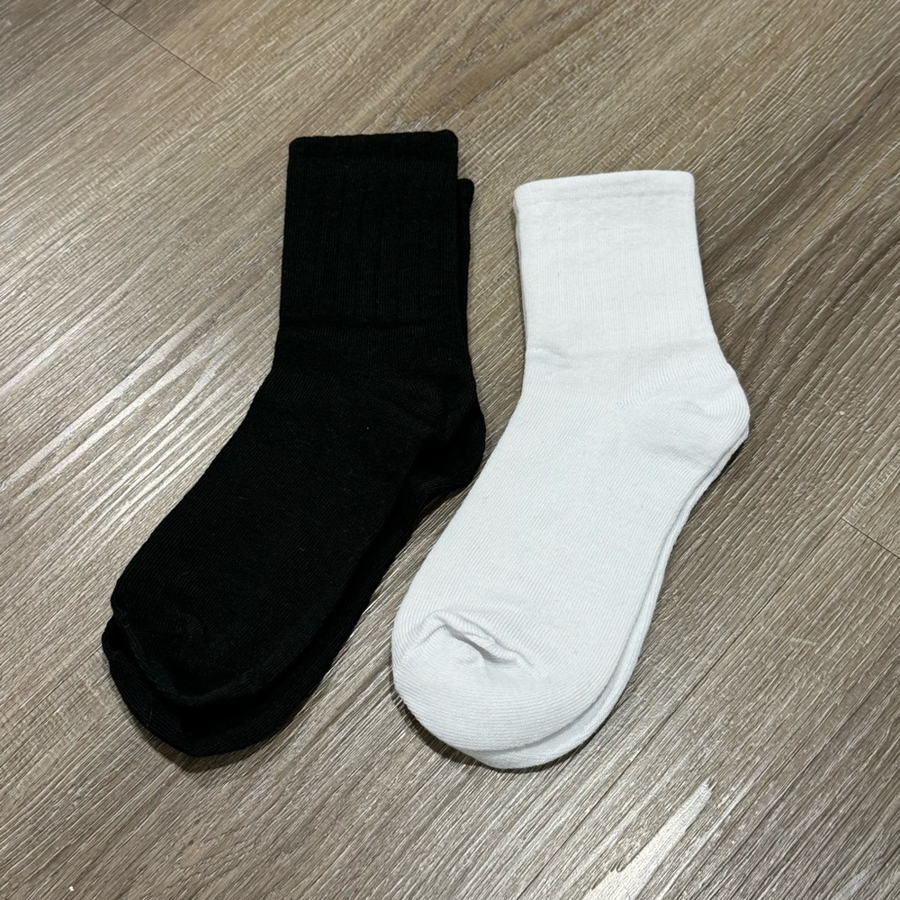 SALE ‼️ Neutral Colors Women’s Socks Black & White